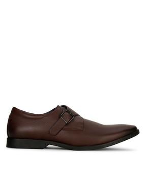 men round-toe monks with buckle fastening