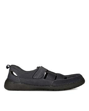 men round-toe shoe-style sandals