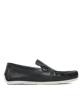 men round-toe slip-on driver shoes