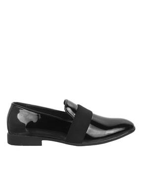 men round-toe slip-on mocassins