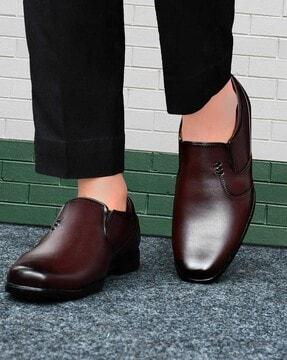 men round-toe slip-on mocassins