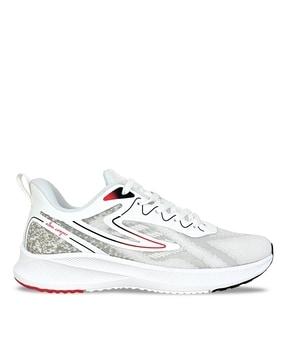 men running sports shoes with lace fastening