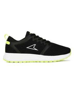 men running sports shoes with lace fastening