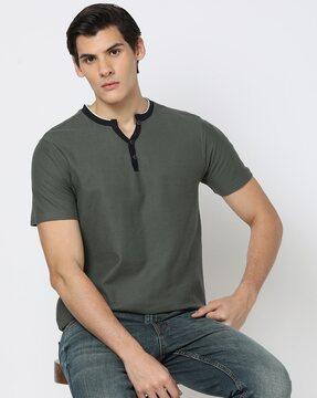 men self-stripe slim fit henley-neck t-shirt