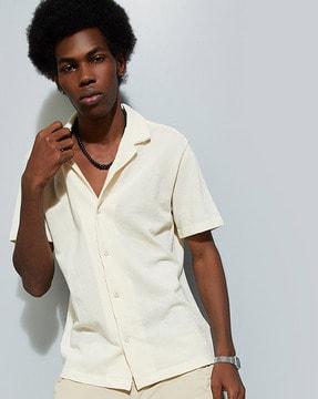 men shirt with short sleeves