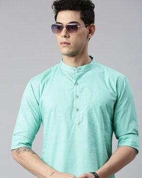 men short kurta with patch pocket