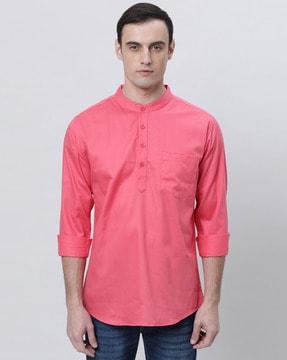 men short kurta with patch pocket