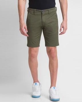 men slim fit city shorts with insert pockets