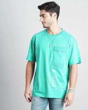 men slim fit crew-neck t-shirt with flap pocket