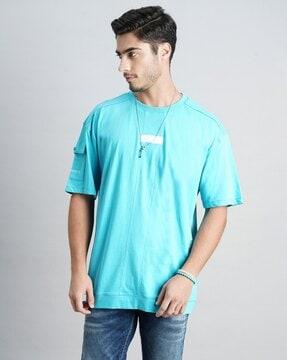 men slim fit crew-neck t-shirt with flap pocket