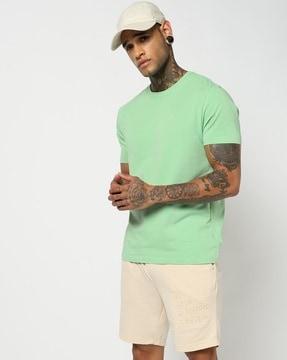 men slim fit crew neck t-shirt with short sleeves