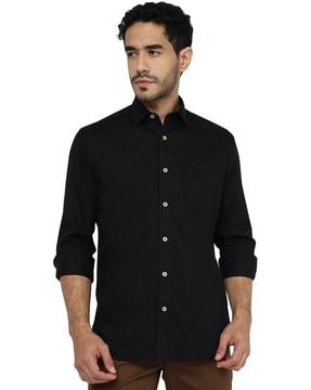 men slim fit cutaway-collar shirt