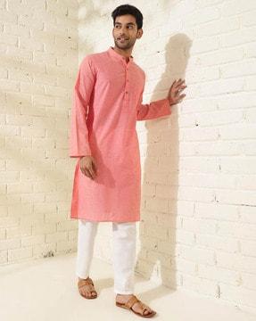 men slim fit kurta with patch pocket