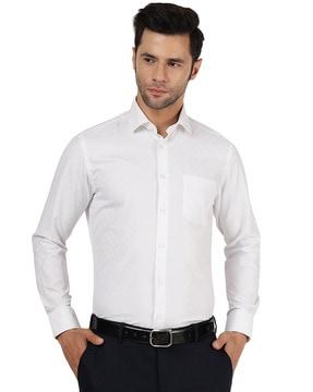 men slim fit shirt with cutaway collar