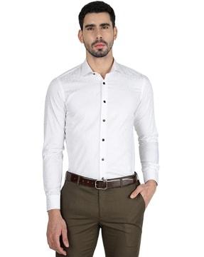 men slim fit shirt with cutaway collar