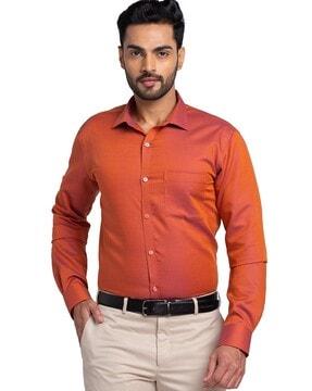 men slim fit shirt with cutaway collar