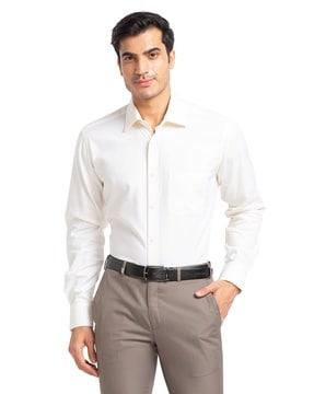 men slim fit shirt with cutaway collar