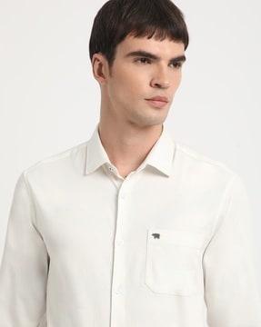 men slim fit shirt with patch pocket & spread collar