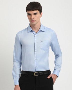 men slim fit shirt with patch pocket & spread collar