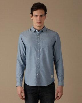 men slim fit shirt with patch pocket