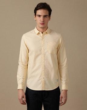 men slim fit shirt with patch pocket