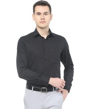 men slim fit shirt with patch pocket