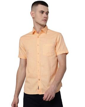 men slim fit shirt with patch pocket