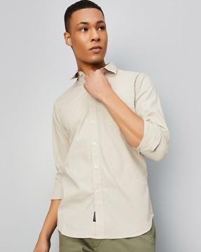 men slim fit shirt with patch pocket