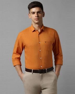 men slim fit shirt with patch pocket