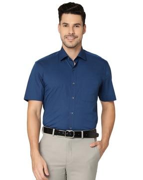 men slim fit shirt with patch pocket