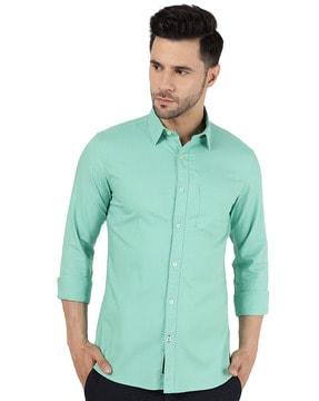 men slim fit shirt with patch pocket