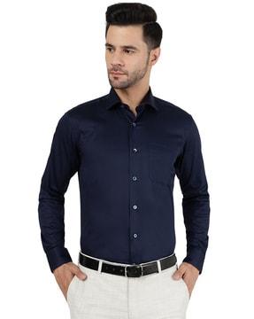 men slim fit shirt with patch pocket