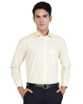 men slim fit shirt with patch pocket