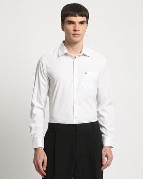 men slim fit shirt with patch pocket