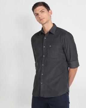 men slim fit shirt with patch pocket