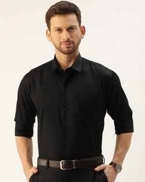 men slim fit shirt with patch pocket