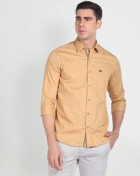 men slim fit shirt with patch pocket