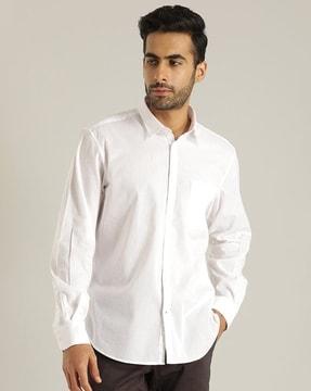 men slim fit shirt with patch pocket