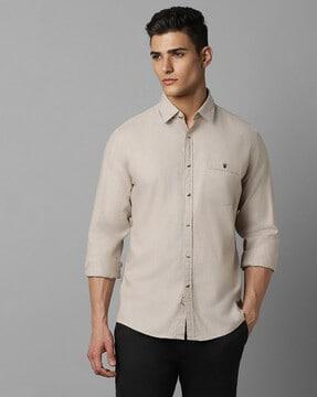 men slim fit shirt with patch pocket