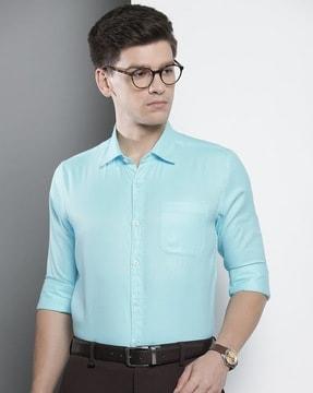 men slim fit shirt with patch pocket