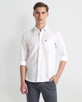 men slim fit shirt with patch pocket