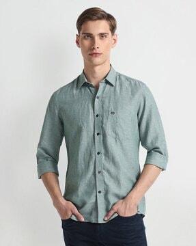 men slim fit shirt with patch pocket