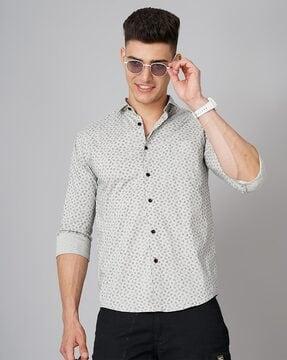 men slim fit spread collar shirt