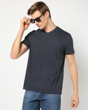 men slim fit v-neck t-shirt