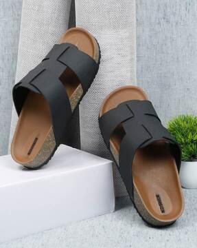 men slip-on flat sandals