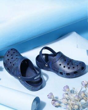 men slip-on flat sandals