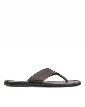 men slip-on round-toe flip-flops