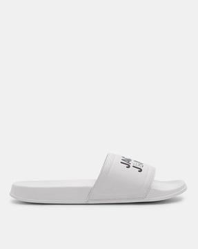 men slip-on round-toe flip-flops