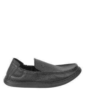 men slip-on round-toe loafers