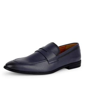 men slip-on round-toe mocassins